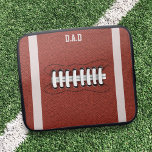 アメリカンサッカーファンモノグラムラップトップスリーブ ラップトップスリーブ<br><div class="desc">サッカーのゲームを愛するパパやラップトップスリーブが必要な人に適した – 単にあなたのイニシャルを追加</div>