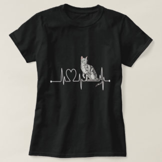 アメリカンショートヘアの心拍猫アート Tシャツ