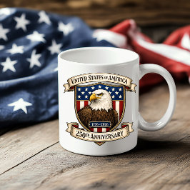 アメリカンハクトウワシと旗のシールドデザイン コーヒーマグカップ
