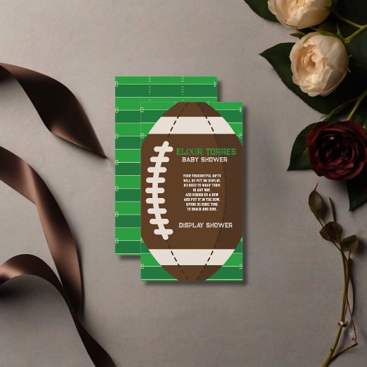 アメリカンフットボールのブラウン&グリーンカラー赤ちゃんシャワー エンクロージャーカード