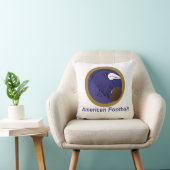 アメリカンフットボールのボールを持つレイブン クッション (椅子)