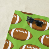 アメリカンフットボールのラグビーボールパターン ビーチタオル (インサイチュ)