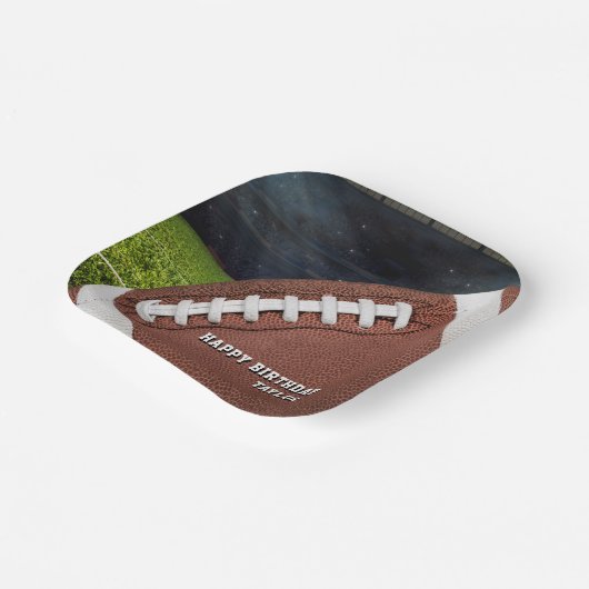アメリカンフットボールボーイズハッピーバースデーパーティー ペーパープレート (傾斜あり)
