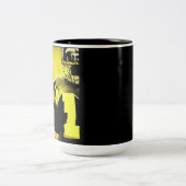 アメリカンフットボール選手と黄色と黒のCa ツートーンマグカップ (中央)