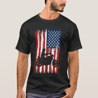 アメリカンフラッグオートバイバイクもしくは自転車に乗る人147 Tシャツ