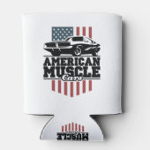 アメリカンマッスルカーで車のビュッフェを楽しむ 缶クーラー (裏面)
