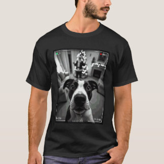 アメリカン・スタッフォードシャー・テリアがサンタを捕まえる Tシャツ