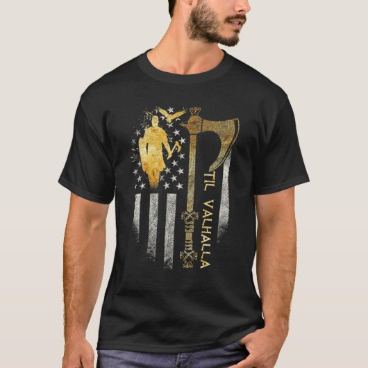 アメリカン・ヴァイキング・アックスの旗 Til Valhalla 北欧神話 Tシャツ (正面)