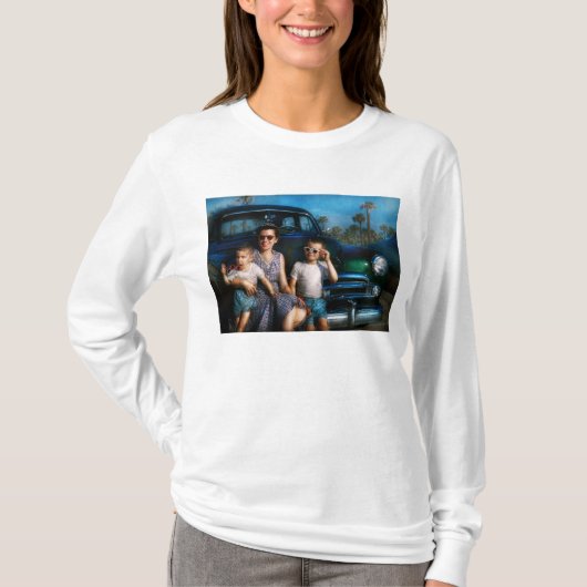 アメリカーナ - 車 - クラシックアメリカの休暇 Tシャツ (正面)