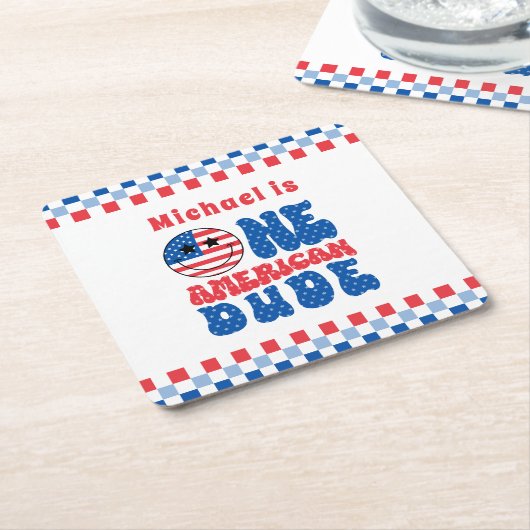 アメリカ人の男の子が7月1日の誕生日の4日 スクエアペーパーコースター (アングル)