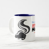 アメリカ人のCribbage議会のスカンクのコップ ツートーンマグカップ (正面左)