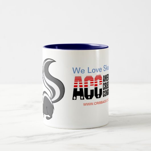 アメリカ人のCribbage議会のスカンクのコップ ツートーンマグカップ (中央)