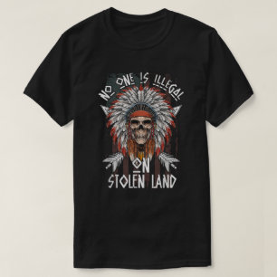 アメリカ人 – 盗まれた土地に違法者はいない Tシャツ