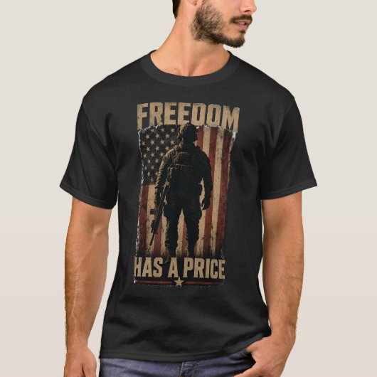 アメリカ兵愛国主義 フリーダム・ハズ・ア・プライス Tシャツ (正面)