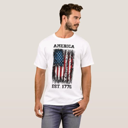 アメリカ動揺して国旗の自由Est 1776 Tシャツ (正面フル)