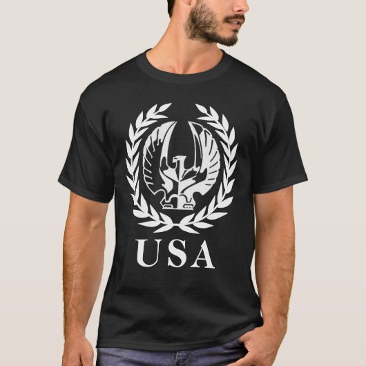アメリカ勝利の鷹Tシャツ Tシャツ (正面)