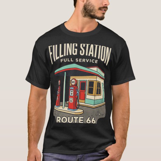 アメリカ古き良き道端の風景 レトロなガソリンスタンド 7 Tシャツ (正面)