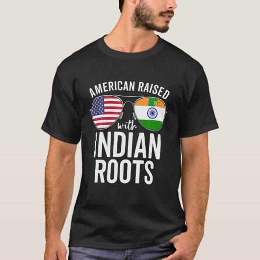 アメリカ合衆国インディアンルーツで育ったアメリカ合衆国インド国旗T Tシャツ (正面)