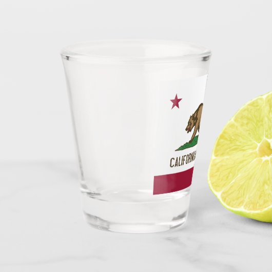 アメリカ合衆国カリフォルニア州旗を掲げた愛国的なショットグラス ショットグラス (左)