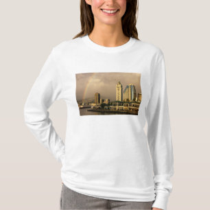 アメリカ合衆国ハワイ州ホノルルに架かる虹 2 Tシャツ