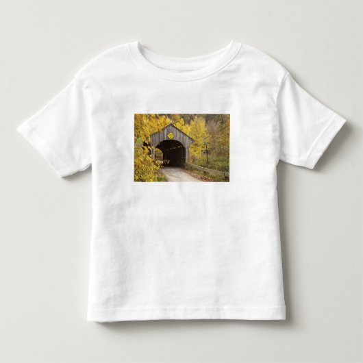 アメリカ合衆国バーモント州の屋根付き橋 2 トドラーTシャツ (正面)