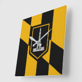 アメリカ合衆国ボルチモア市旗を掲げる時計 スクエア壁時計 (傾斜)