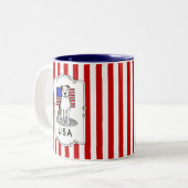 アメリカ合衆国国旗のピットブル(リットブリンドルホワイト3) ツートーンマグカップ (正面左)