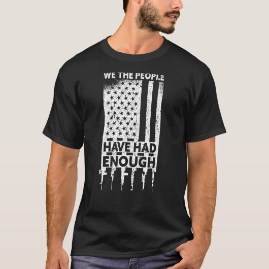 アメリカ合衆国国民が持っていた愛国的なアメリカ国旗 Tシャツ (正面)