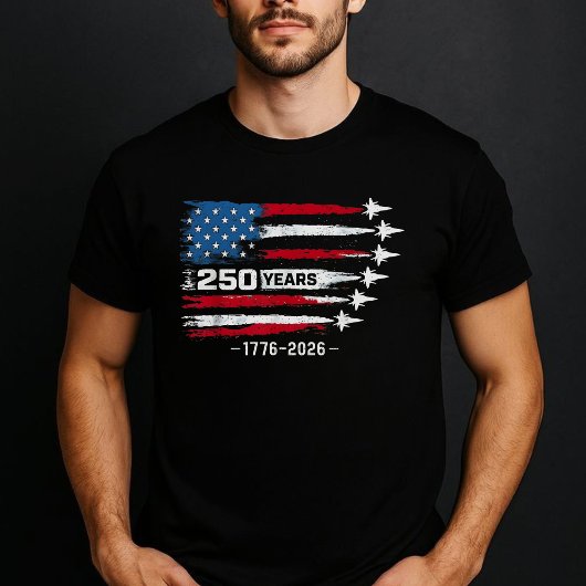 アメリカ合衆国建国250年記念 レッド・ホワイト・ブルーのジェット愛国デザイン Tシャツ