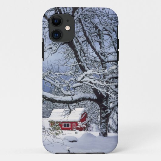 アメリカ合衆国、オレゴン州、クラカマス郡。新鮮な雪が Case-Mate iPhoneケース (裏面)