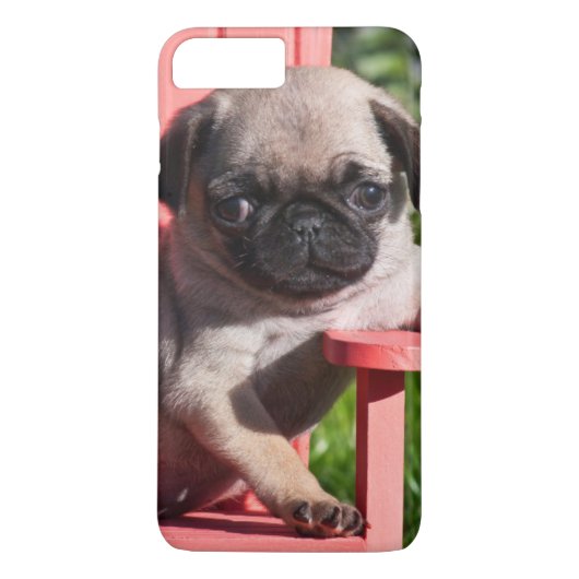 アメリカ合衆国 カリフォルニア州 パグの子犬のゆったりとしたポーズ Case-Mate iPhoneケース (裏面)