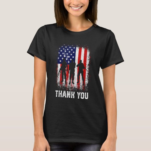 アメリカ国旗ありがとう退役軍人誇りを持った退役軍人パット Tシャツ (正面)