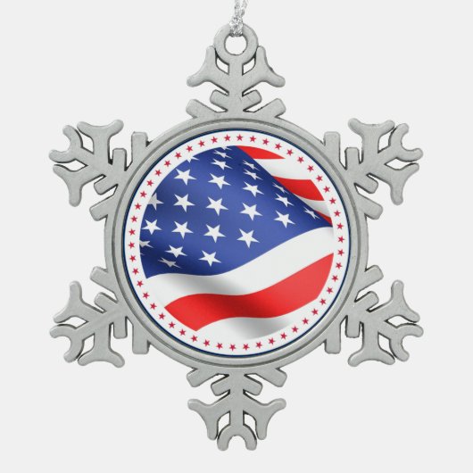 アメリカ国旗がアメリカストライプ愛国的なクリスマスを飾る スノーフレークピューターオーナメント (正面)