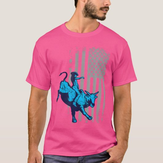 アメリカ国旗が雄牛に乗って愛国主義のロデオ Tシャツ (正面)