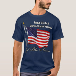 アメリカ国旗とともに米国退役軍人であることを誇りに思う Tシャツ