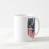アメリカ国旗とイーグルギフト – 愛国心父の コーヒーマグカップ (正面右)