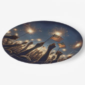 アメリカ国旗とスパーカーで集まる ペーパープレート (アングル)