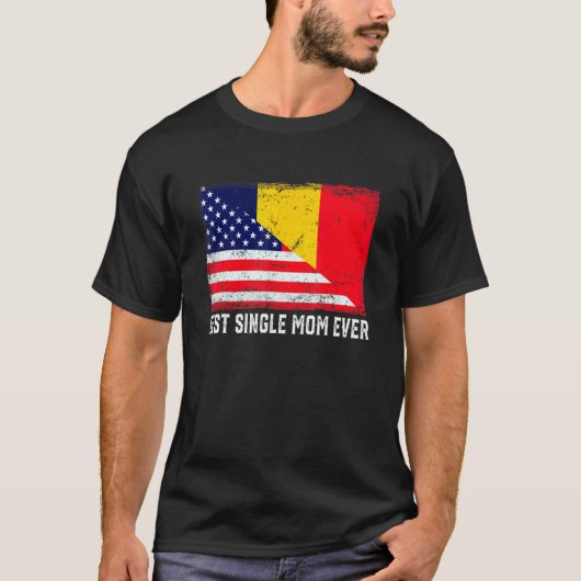 アメリカ国旗とチャド最高の国旗独身のモマエバーFam Tシャツ (正面)