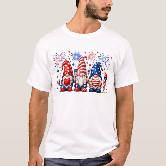 アメリカ国旗とノームの愛国心あふれるデザイン 7月4日 Tシャツ (正面)