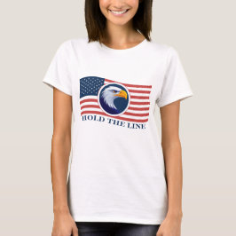 アメリカ国旗とワシを掲げる Tシャツ