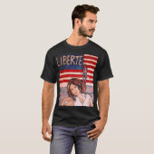 アメリカ国旗とヴィンテージスタイルの自由の女神の肖像 Tシャツ (正面フル)