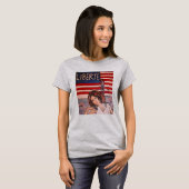 アメリカ国旗とヴィンテージスタイルの自由の肖像 Tシャツ (正面フル)