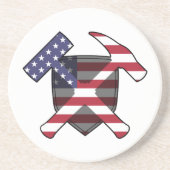 アメリカ国旗と地質学者のロックハンマーのロゴ コースター (正面)