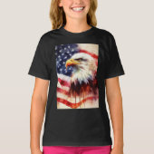 アメリカ国旗と堂々たるハクトウワシの肖像 Tシャツ (正面)