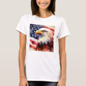 アメリカ国旗と堂々たるハクトウワシの肖像 Tシャツ (正面)