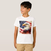 アメリカ国旗と堂々たるハクトウワシの肖像 Tシャツ (正面フル)