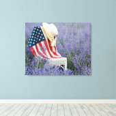 アメリカ国旗と帽子の椅子 キャンバスプリント (インサイチュ (ウッドフロア))