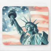 アメリカ国旗と水彩画の自由の女神像 マウスパッド (正面)