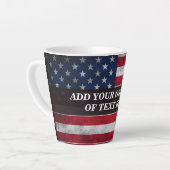 アメリカ国旗にテキストを追加する カフェラテマグ (左アングル)