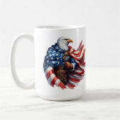 アメリカ国旗に包まれたイーグル 独立記念日 コーヒーマグカップ (左)